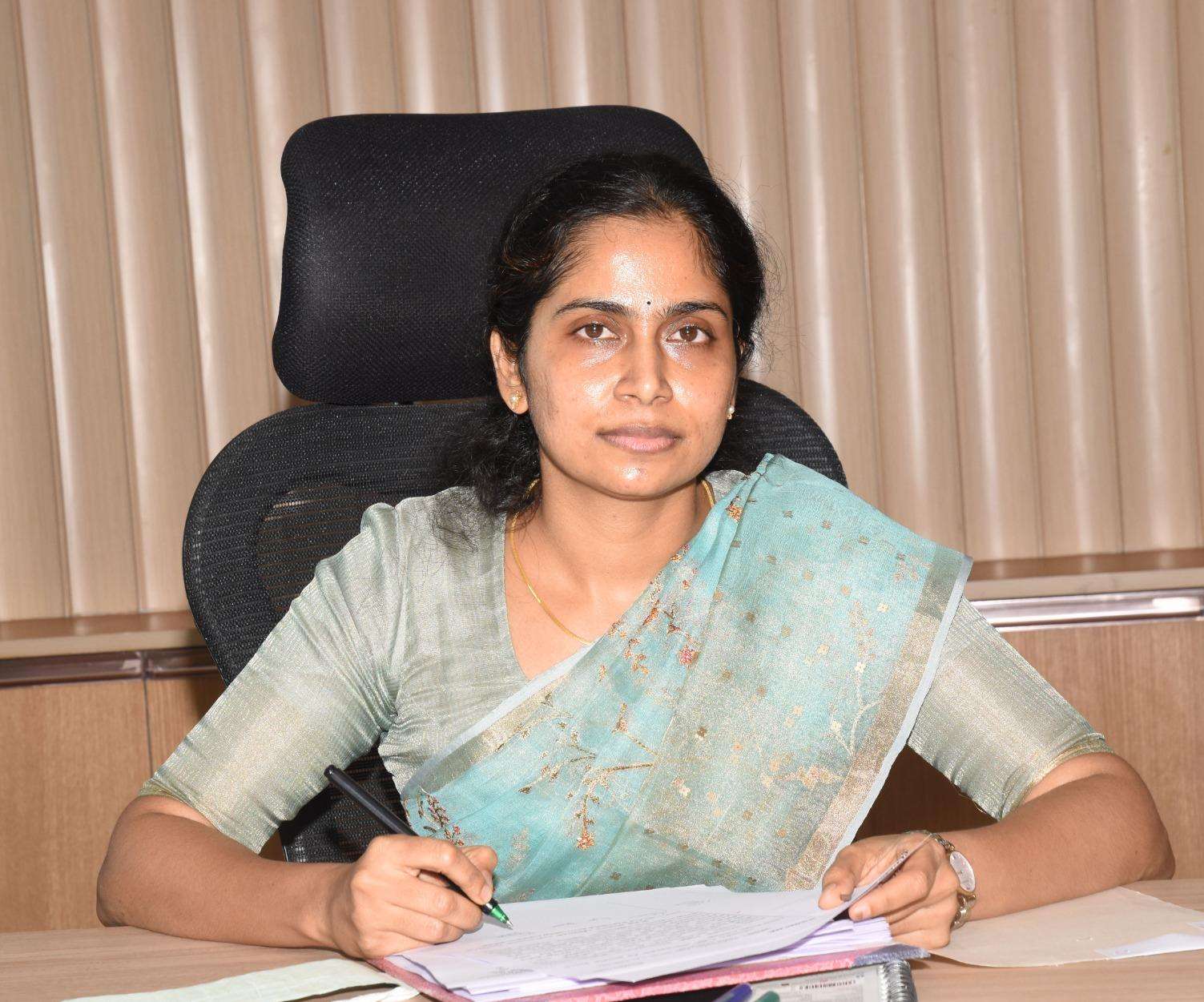 Tmt.J.E. Padmaja , IAS